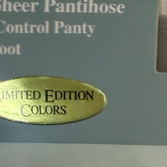 Worthington Control Top Silky Sheer Pantyhose Color Pale Sage Sandalfoot Size M - Picture 8 of 9